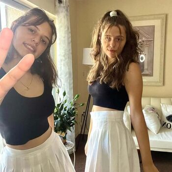 Full leaked Emilie y estephany private photo