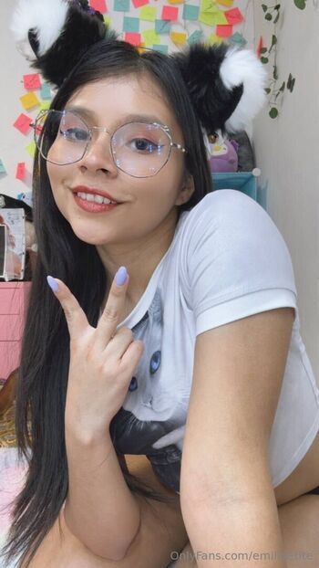 Full leaked Emilipetite private photo