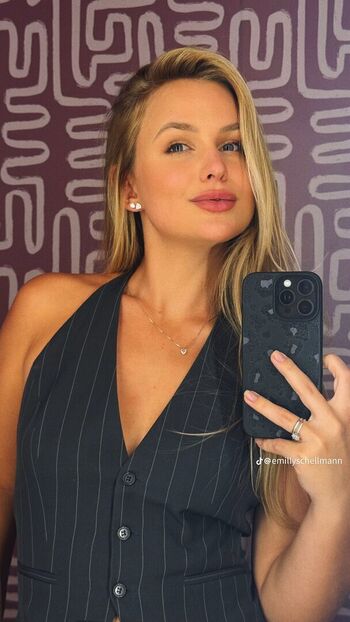 Full leaked Emilly schellmann page private photo