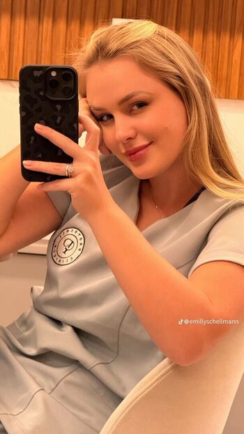 Full leaked Emilly schellmann page private photo