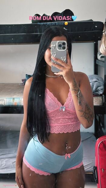 Full leaked Emillyvazof private photo
