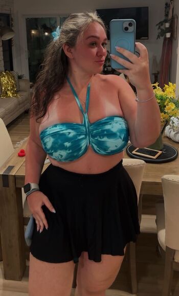 Full leaked Emily page private photo