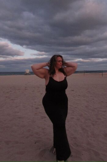Full leaked Emily private photo