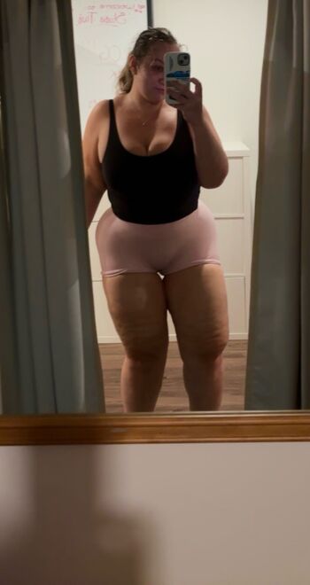 Full leaked Emily private photo