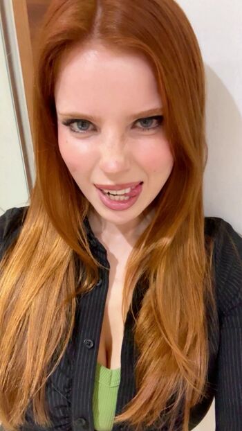 Full leaked Emily deyt aysage private photo