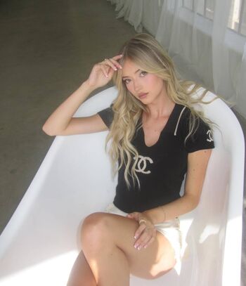 Full leaked Emily dobson private photo
