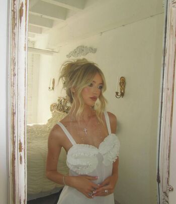Full leaked Emily dobson private photo