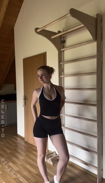 Full leaked Emily erdbeer private photo