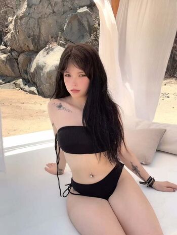 Full leaked Emily gth private photo