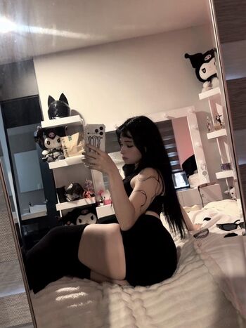 Full leaked Emily gth private photo