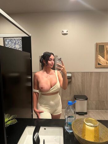 Full leaked Emily green page private photo