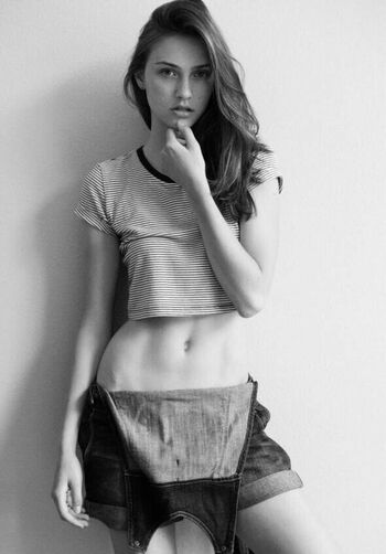 Full leaked Emily hall private photo