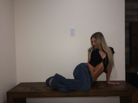 Full leaked Emily kelavos private photo