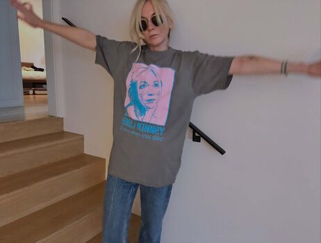 Full leaked Emily kinney private photo