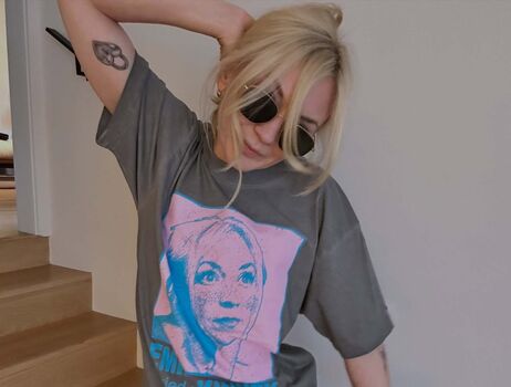 Full leaked Emily kinney private photo