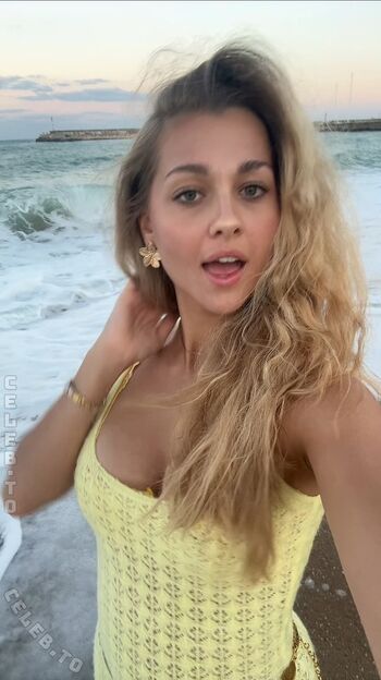 Full leaked Emily maurer page private photo