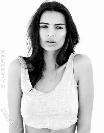 Emily Ratajkowski