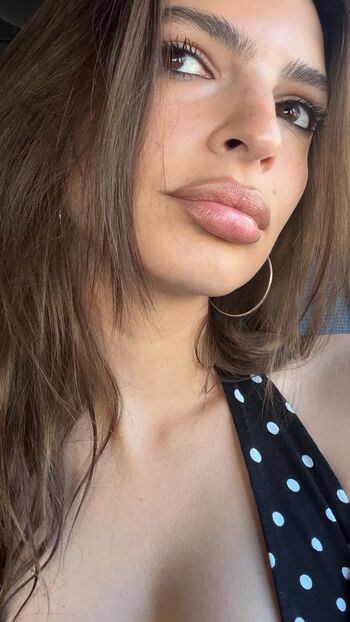 Full leaked Emily ratajkowski private photo