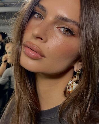 Emily Ratajkowski