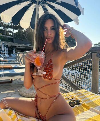 Full leaked Emily ratajkowski private photo