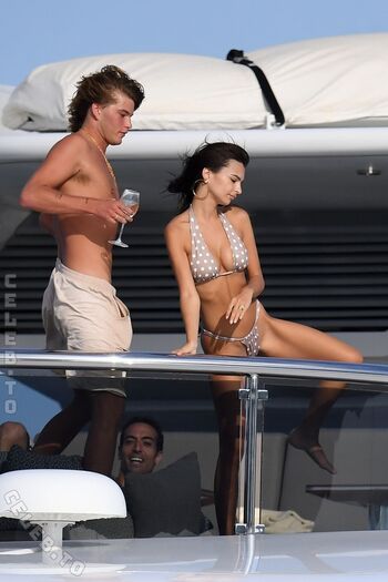 Full leaked Emily ratajkowski  page private photo