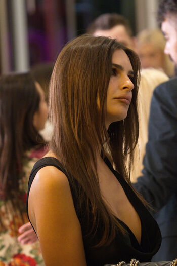 Emily Ratajkowski