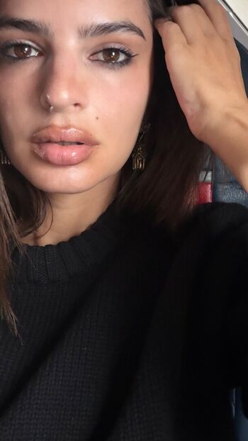 Emily Ratajkowski