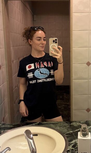 Full leaked Emily roach private photo
