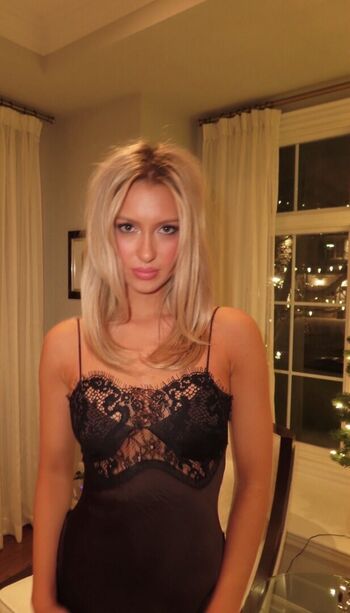 Full leaked Emily roman private photo