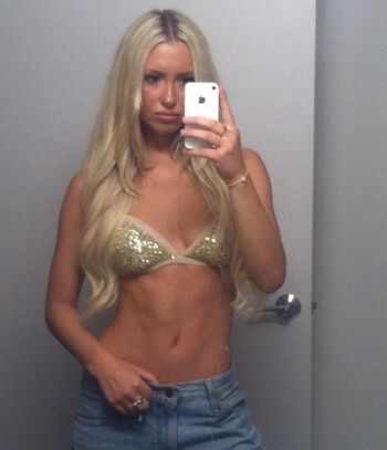 Full leaked Emily roman private photo