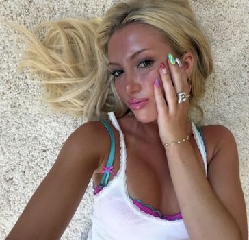 Full leaked Emily roman private photo