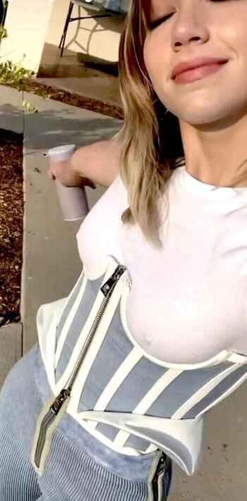 Full leaked Emily rudd private photo
