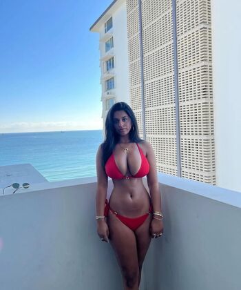 Full leaked Emily santttt private photo