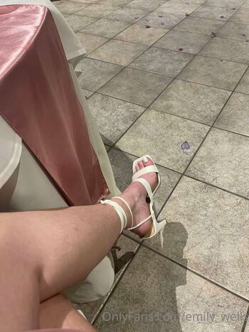 Full leaked Emily wells private photo