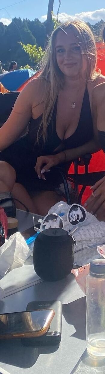 Full leaked Emily yyoung private photo