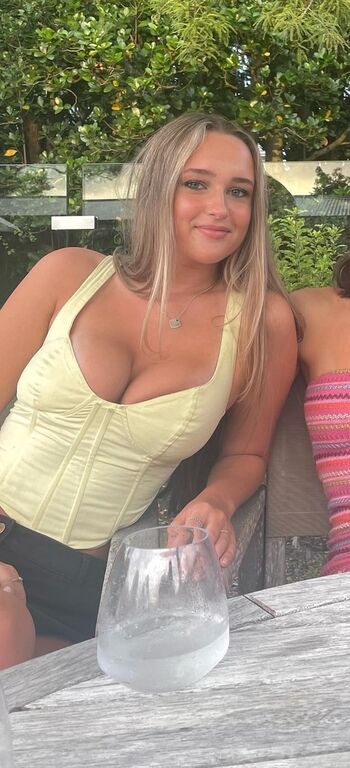 Full leaked Emily yyoung private photo