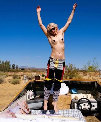 Full leaked Emilyarmstrong private photo