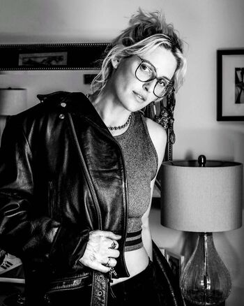 Full leaked Emilyarmstrong private photo