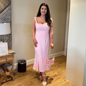 Full leaked Emilyeasson private photo