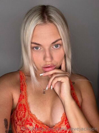 Full leaked Emilyevejackson private photo
