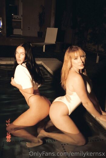 Full leaked Emilykernsx private photo