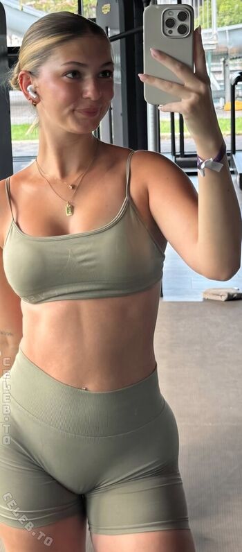 Full leaked Emilylior page private photo