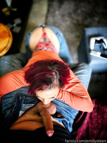 Full leaked Emilyolsen private photo