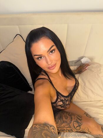 Full leaked Emilywakelingx private photo