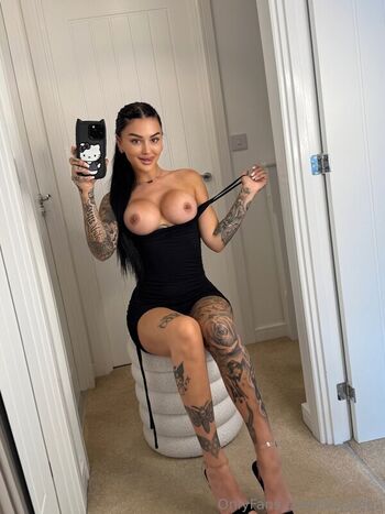 Full leaked Emilywakelingx private photo
