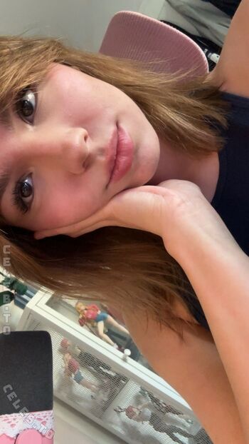 Full leaked Emilyynl private photo