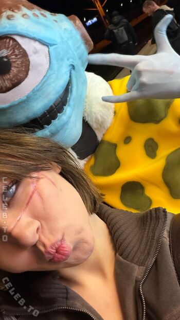 Full leaked Emilyynl private photo