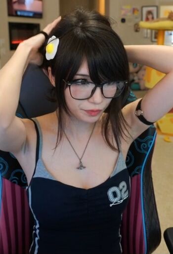 Full leaked Emiru  page private photo