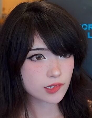 Full leaked Emiru  page private photo