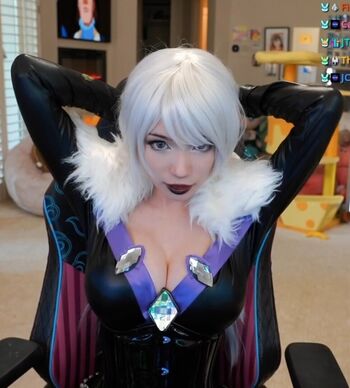 Full leaked Emiru  page private photo